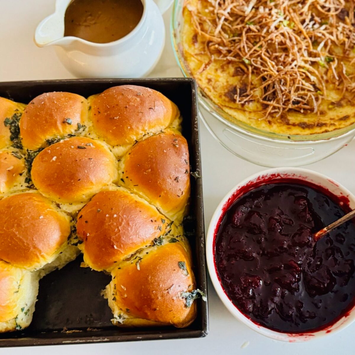 Host Thanksgiving with less stress - Homemade Cranberry Sauce with Orange & Cinnamon with other thanksgiving sides