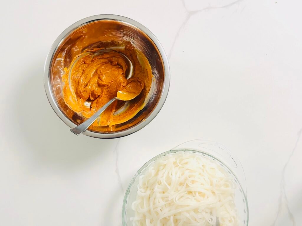 Creamy Sesame Peanut Noodle Bowl