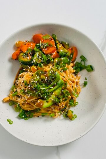 Creamy Sesame Peanut Noodle Bowl