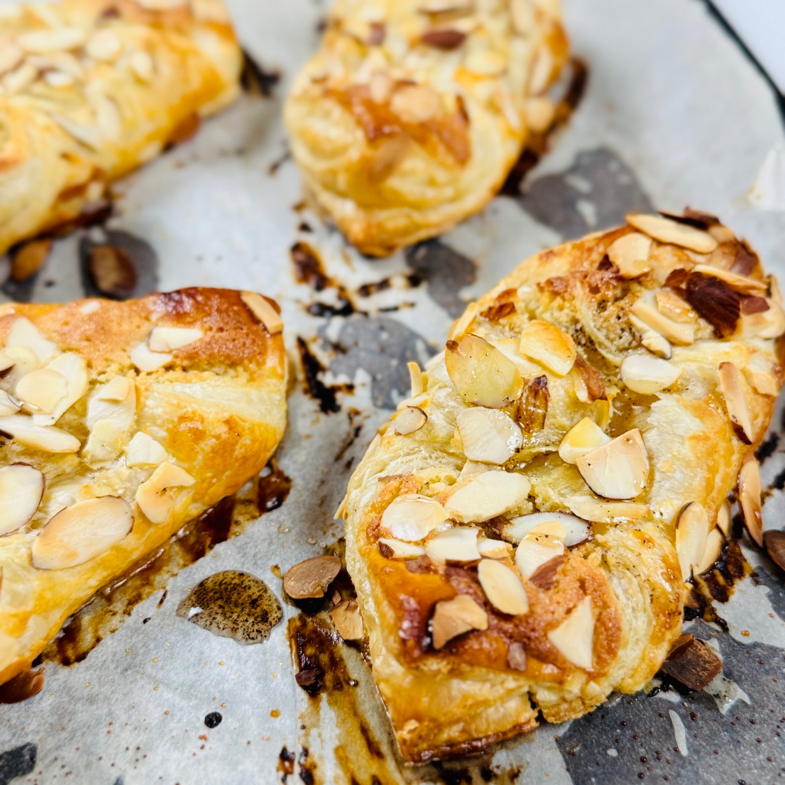 easy almond puff on baking tray